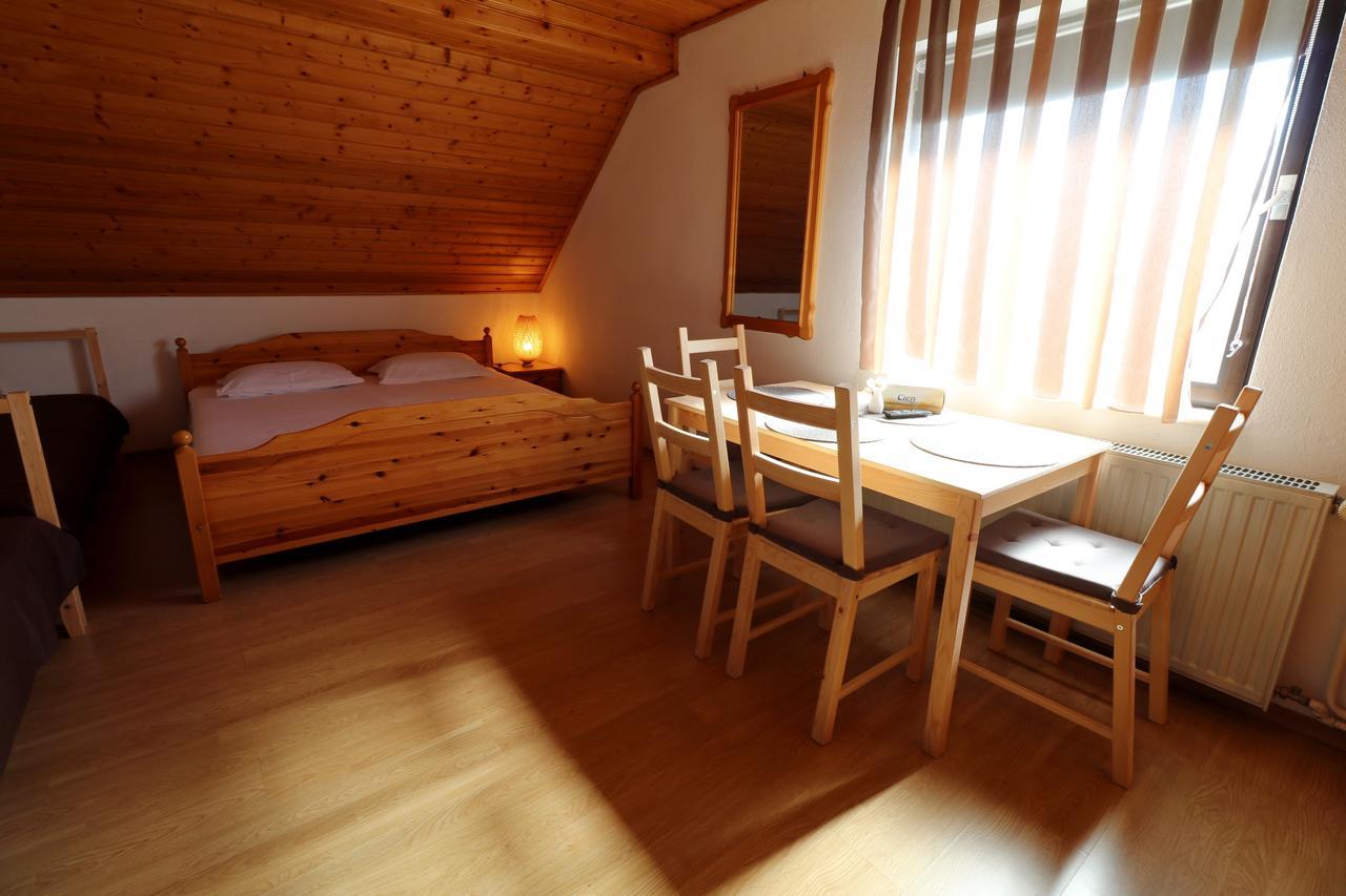 Casa 193 Motorcycle Friends Bed & Breakfast Sibiu Exterior photo