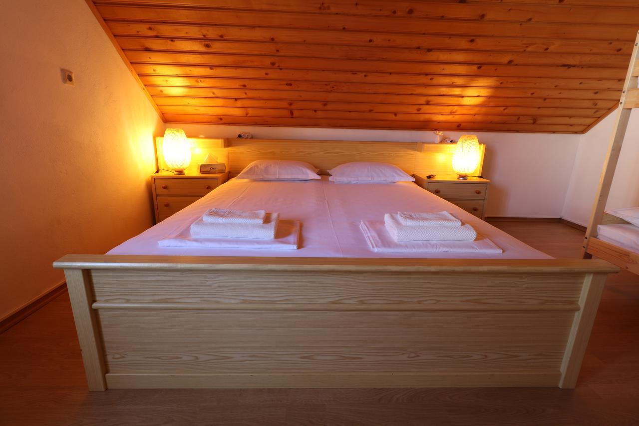 Casa 193 Motorcycle Friends Bed & Breakfast Sibiu Exterior photo
