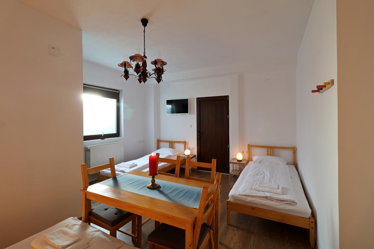 Casa 193 Motorcycle Friends Bed & Breakfast Sibiu Exterior photo