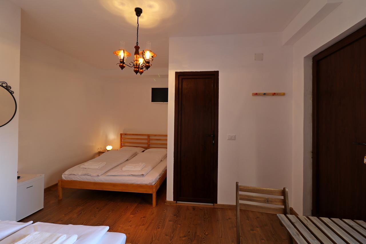 Casa 193 Motorcycle Friends Bed & Breakfast Sibiu Exterior photo