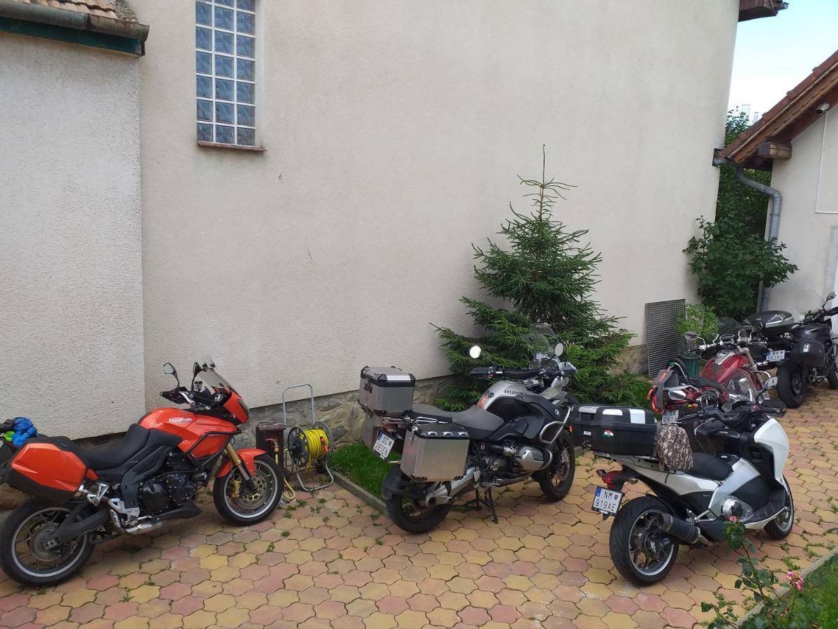 Casa 193 Motorcycle Friends Bed & Breakfast Sibiu Exterior photo